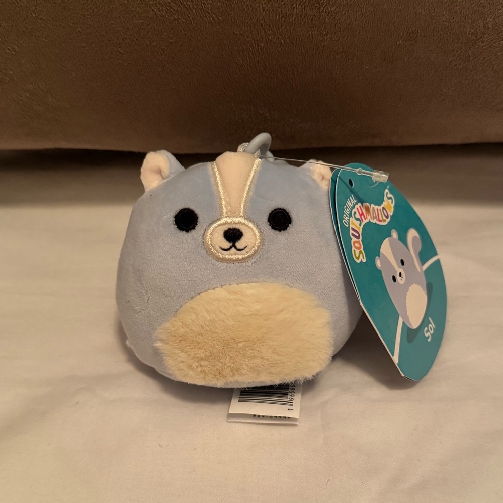 Squishmallows Sol The Skunk - 3 inch clip